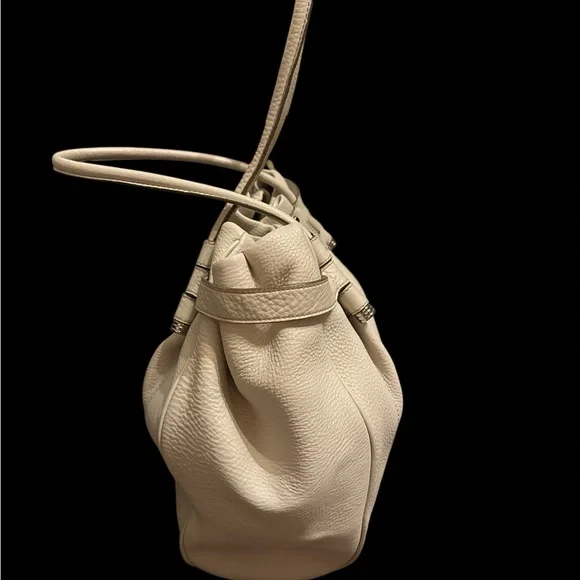 Banana Republic Pebbled Leather Shoulder Purse Tan Handbag Silver Handle Snaps - Picture 2 of 6